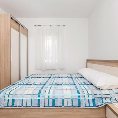 Lovely Apartment In Mandre With Wifi Exteriör bild